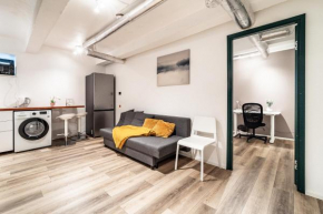 Dana-Charming Apartment and Very Central 1